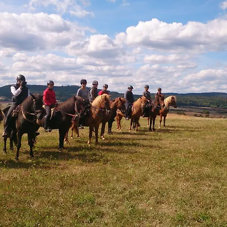 Gaestehaus Burgwald-trekking Pensjonat Mittelsimtshausen