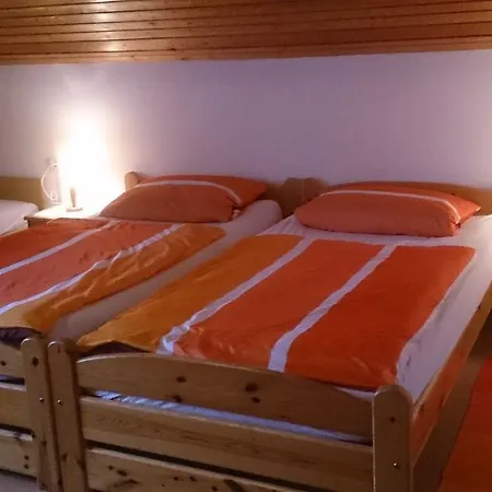 Gaestehaus Burgwald-trekking Pensión 3*