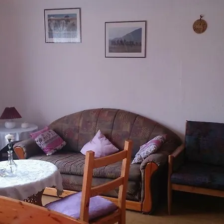 Pensjonat Gaestehaus Burgwald-trekking 3*